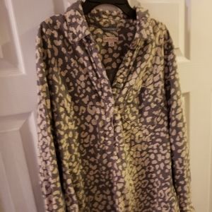 Merona grey leopard collared long sleeve shirt